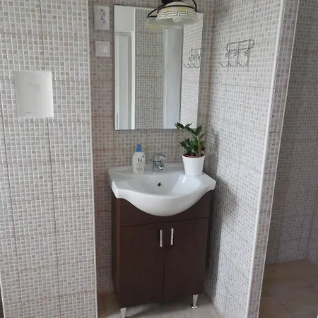 Enzo Apartmán