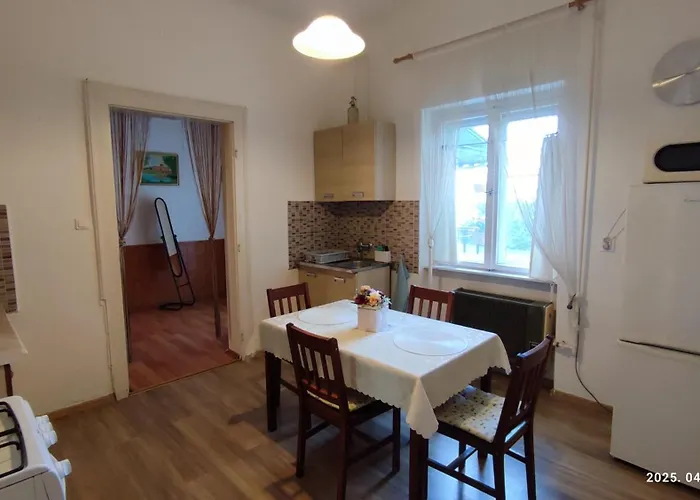 Enzo Lägenhet Gyula